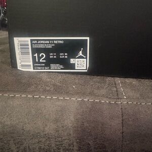 Jordan Air 11 Retro - Black and White